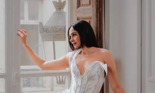 Andrea Jeremiah: A Vision in Sculpted Elegance