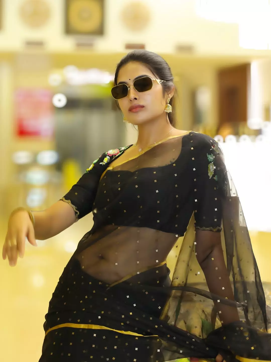 Divi Vadthya: Bold in BlackSaree Fierce in Spirit