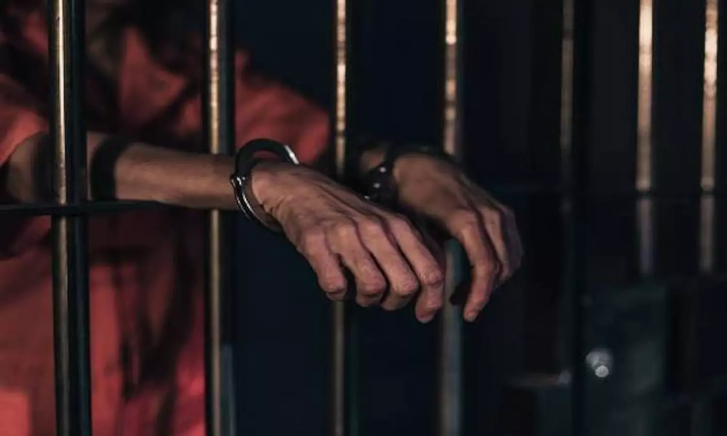 అమ్మాయి జోక్ చేస్తే.. అబ్బాయికి నాలుగేళ్ల జైలు