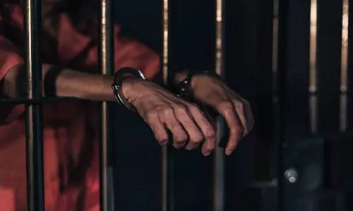 అమ్మాయి జోక్ చేస్తే.. అబ్బాయికి నాలుగేళ్ల జైలు