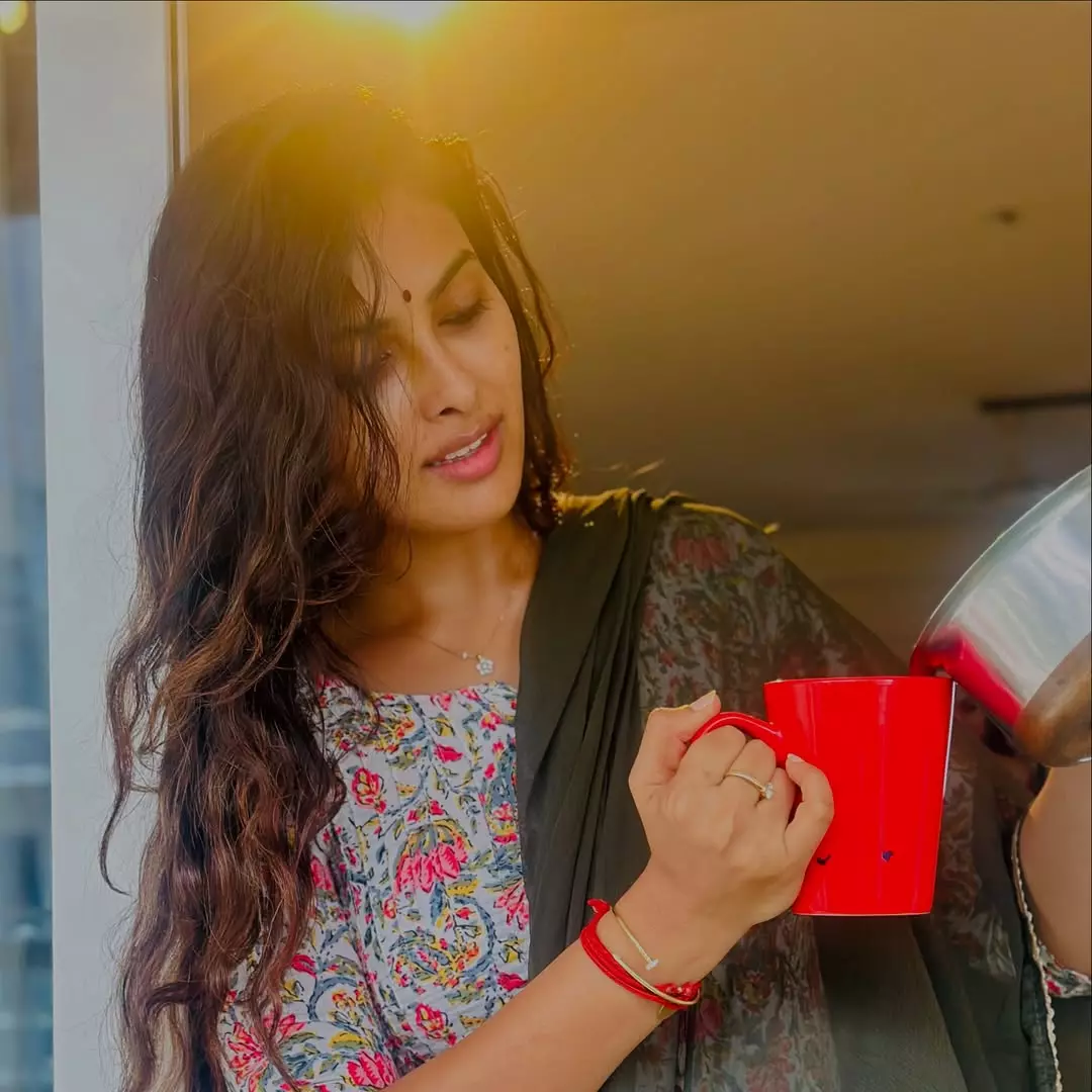 Homely Girl Divi All Dolled Up!