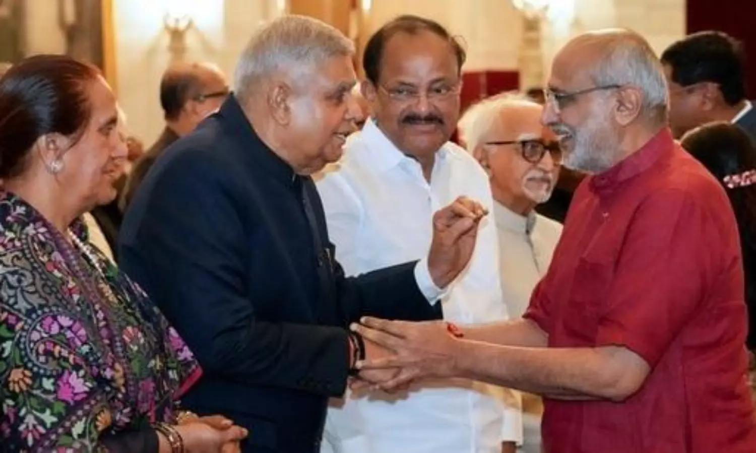 తనస్థానంలోని పదవికి ప్రమాణస్వీకారం.. హాజరై ఆశ్చర్యపరిచిన జగదీప్ ధనఖడ్