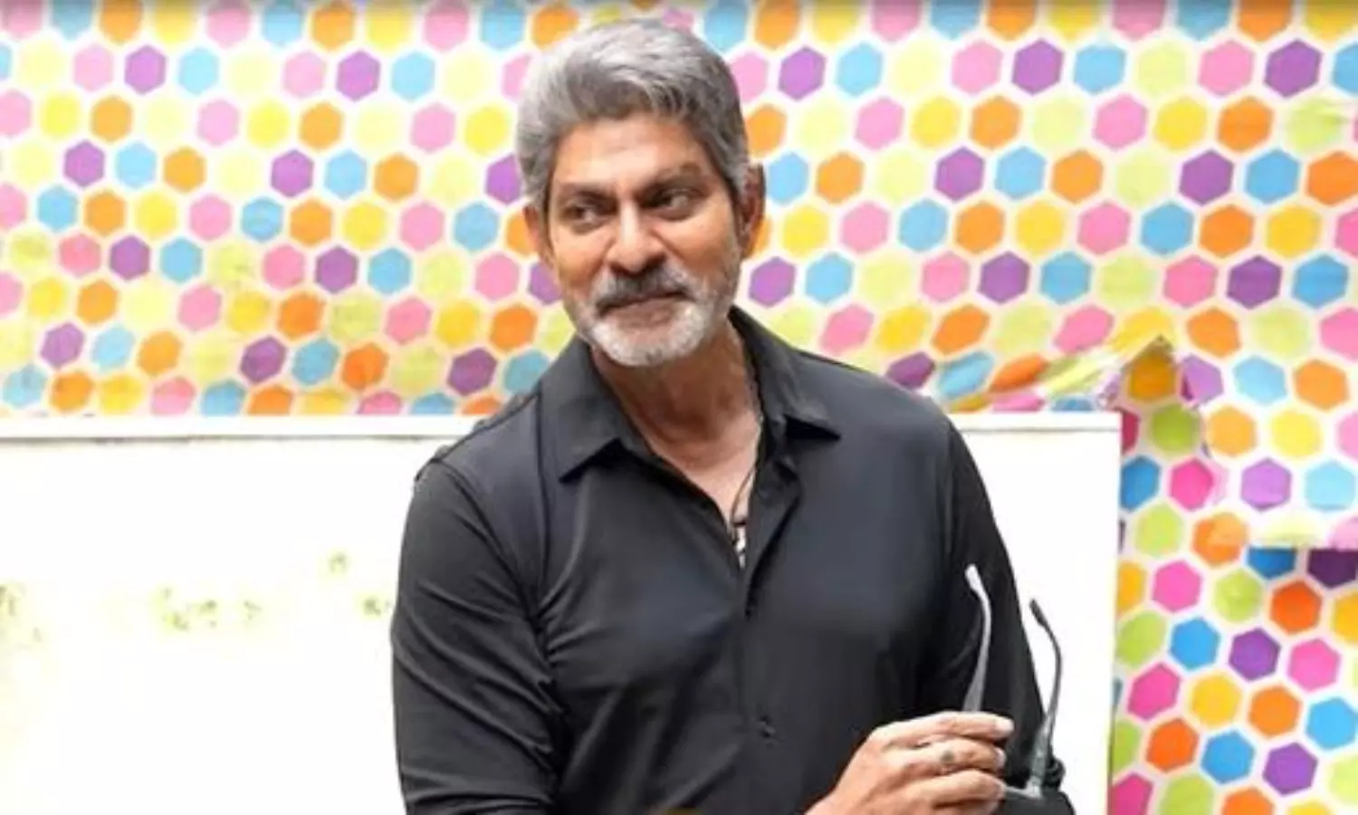 జ‌గ్గూ భాయ్ చేసిన ఇంట్రెస్టింగ్ పొలిటిక‌ల్ కామెంట్