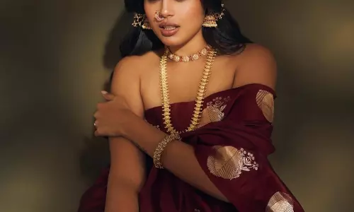 Faria Abdullah’s Fashion Glow is Total Heart-Eye Energy