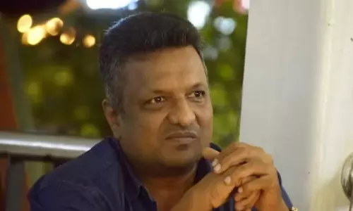 జంటకు వేర్వేరు కిచెన్లు.. స్టార్లకు 6 వ్యానిటీ వ్యాన్లు: డైరెక్టర్ ఆరోపణలు