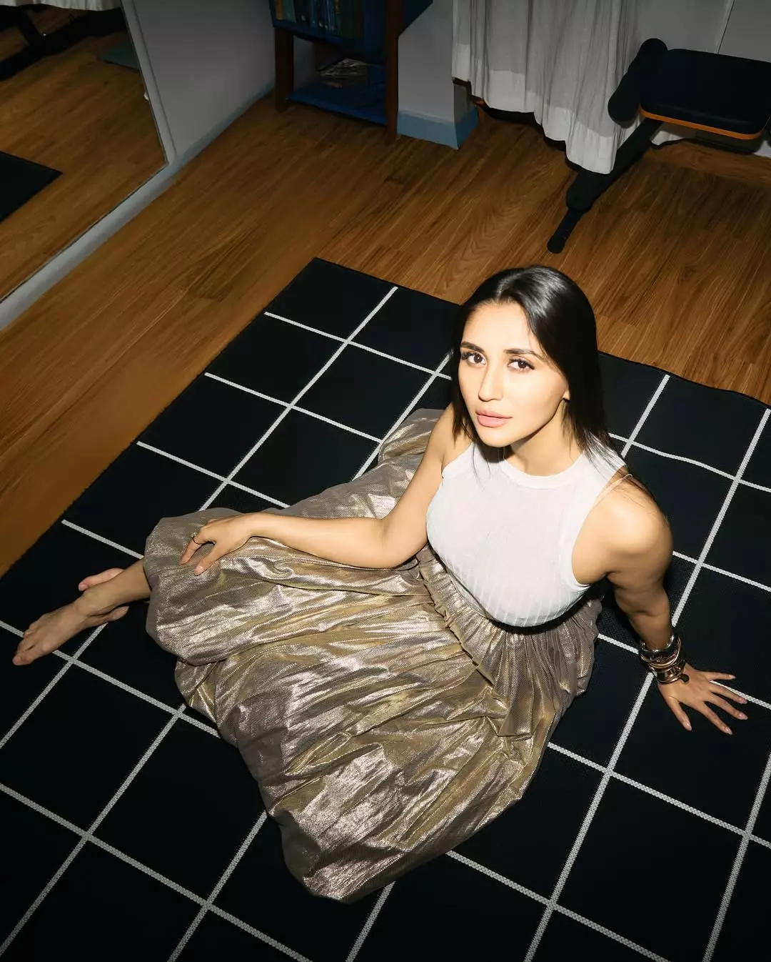 Nikita Dutta Throws Non Judgemental Looks