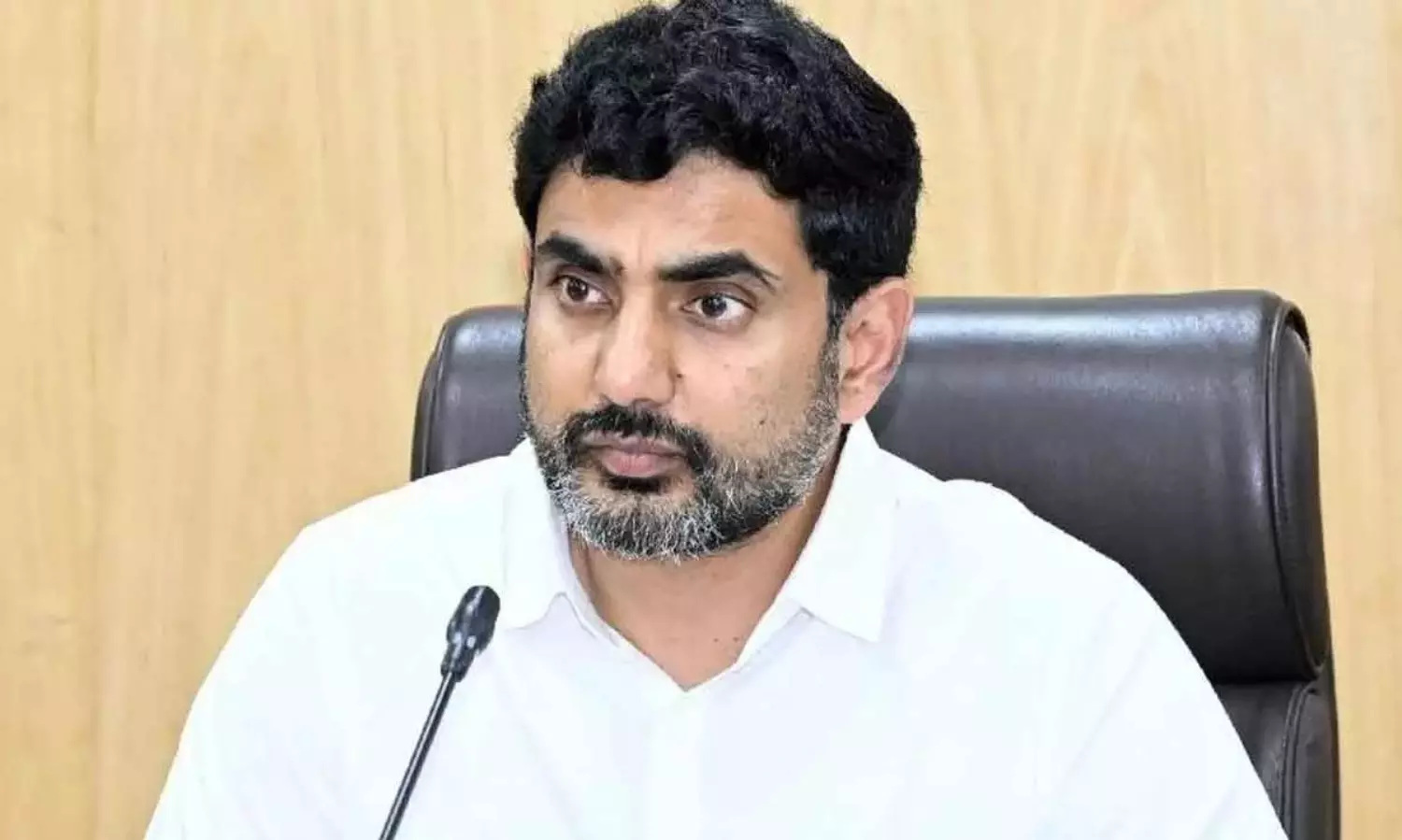 మంత్రి లోకేశ్ కి షాకింగ్ లాంటి వార్త... ఇంకా నేపాల్ లోనే టీడీపీ ముఖ్యనేత కుటుంబం? మంత్రి లోకేశ్ కి షాకింగ్ లాంటి వార్త... ఇంకా నేపాల్ లోనే టీడీపీ ముఖ్యనేత కుటుంబం?