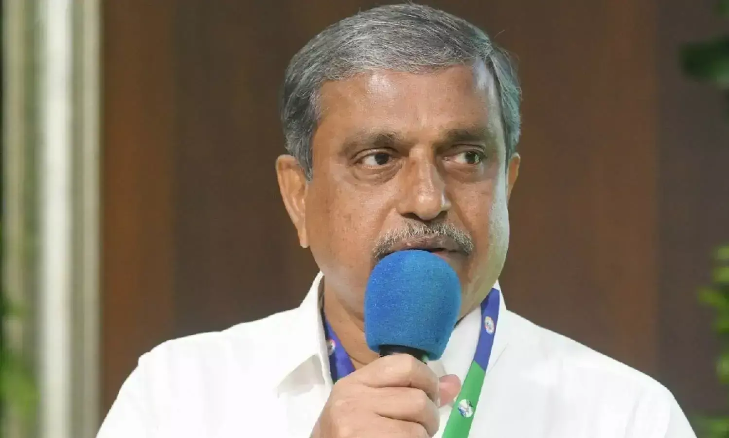 రాజధాని విషయంలో వైసీపీ క్రెడిబిలిటీ డౌట్ లో పడుతోందా ?