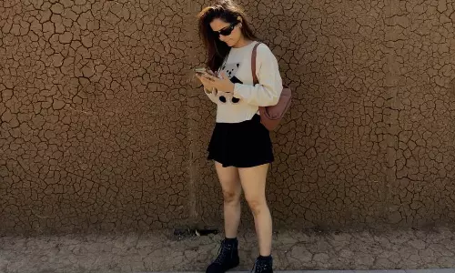 థైస్ అందాలతో ఆకట్టుకుంటున్న ఆషికా రంగనాథ్!