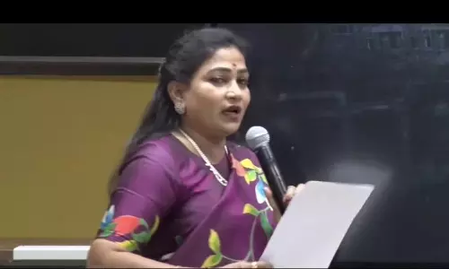 విదేశాల నుంచి సోషల్ మీడియా పోస్టులు.. అలాంటి వారికి షాక్ తప్పదు మంత్రి అనిత హెచ్చరిక