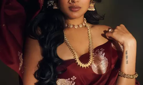 Faria Abdullah Mesmerizes in Traditional Glam