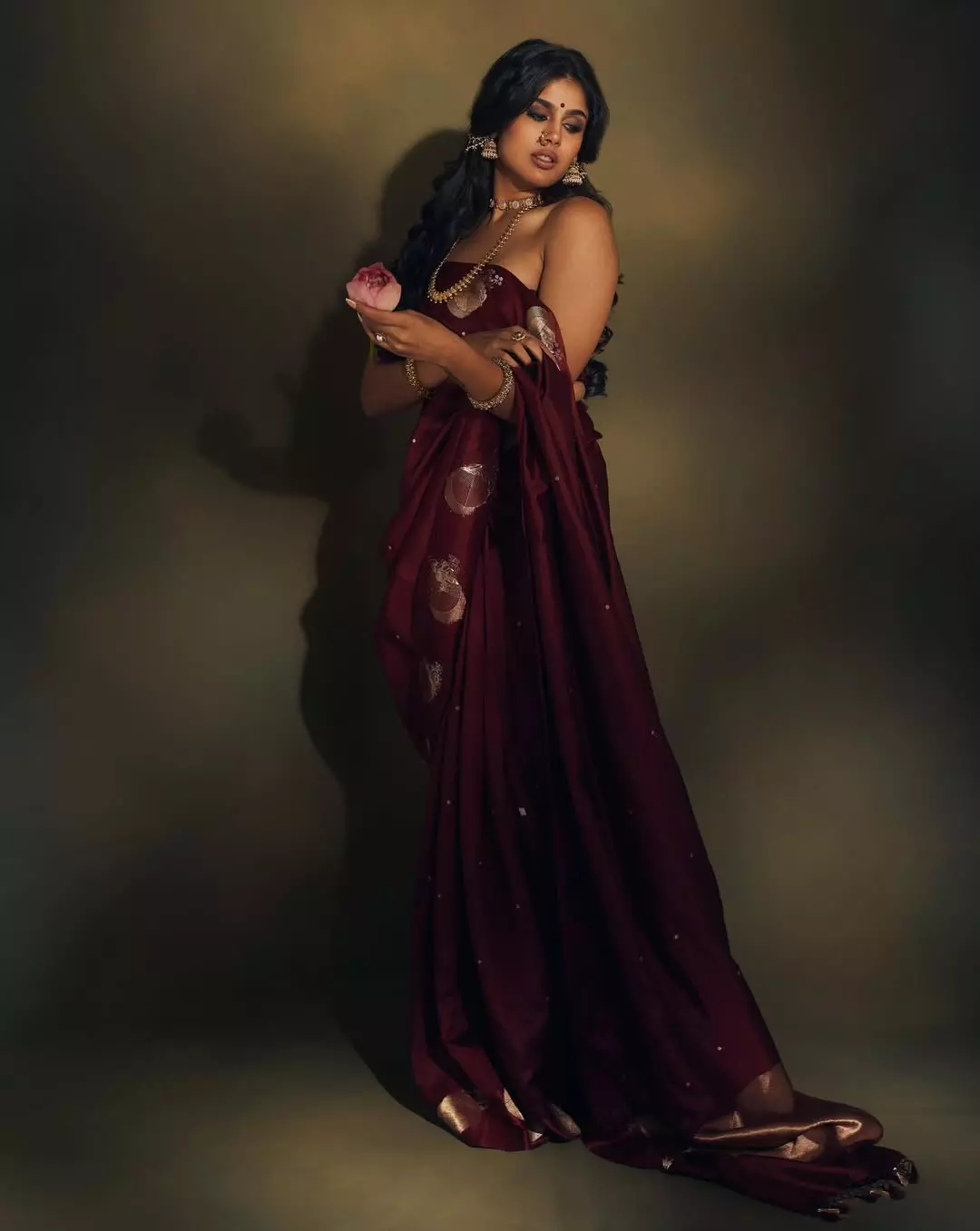 Faria Abdullah Mesmerizes in Traditional Glam