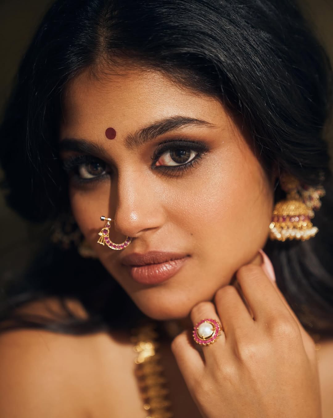 Faria Abdullah Mesmerizes in Traditional Glam