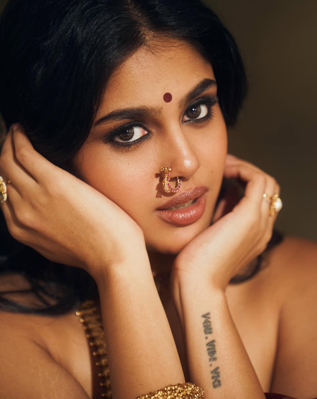 Faria Abdullah Mesmerizes in Traditional Glam