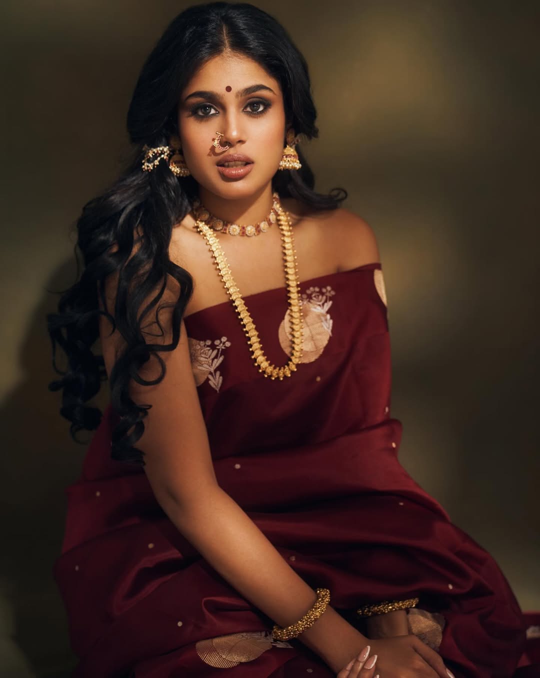 Faria Abdullah Mesmerizes in Traditional Glam