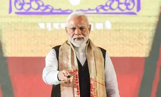 మోడీకి దేవుళ్లు వారేనట.. వారి చేతుల్లోనే ఆయన రిమోట్