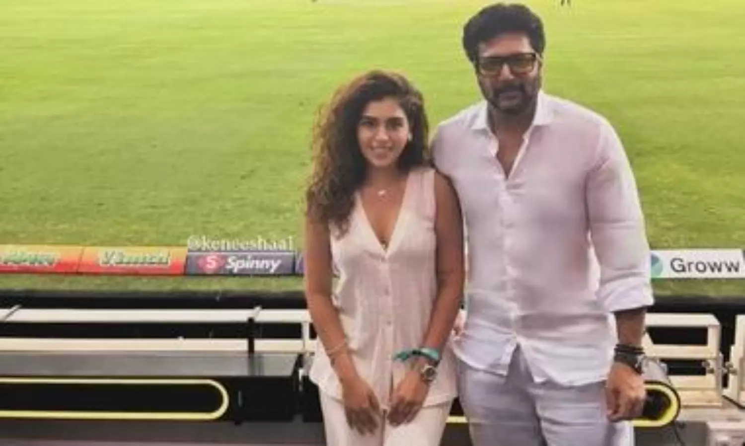 మరోసారి ప్రియురాలితో కనిపించిన రవి మోహన్ మరోసారి ప్రియురాలితో కనిపించిన రవి మోహన్