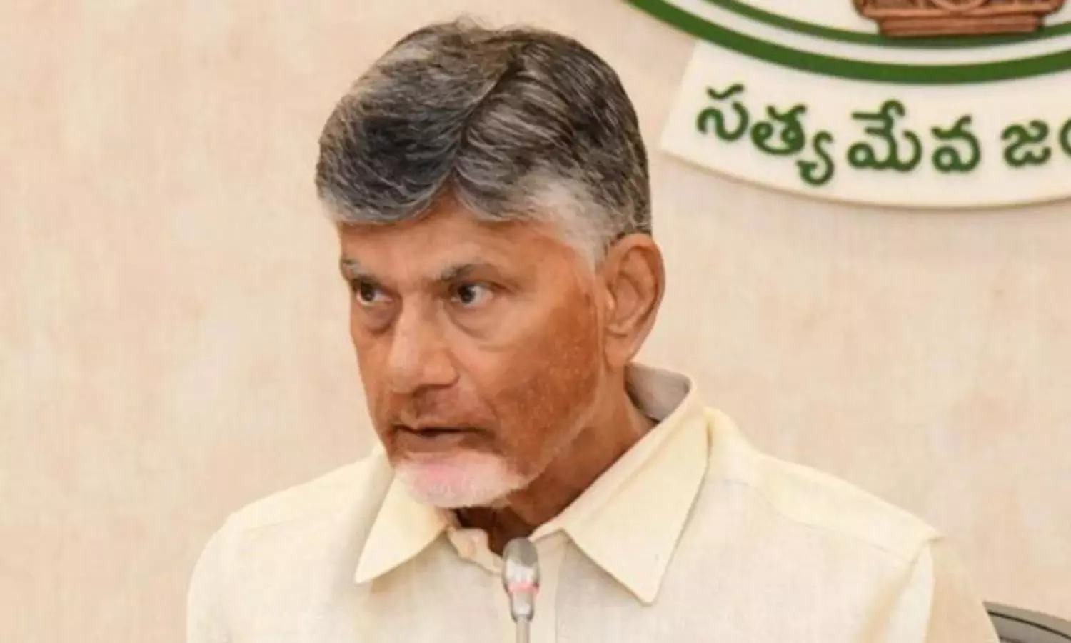 యూరియా మీద బాబు ఆలోచనలు...రైతులకు ఓకేనా ? యూరియా మీద బాబు ఆలోచనలు...రైతులకు ఓకేనా ?