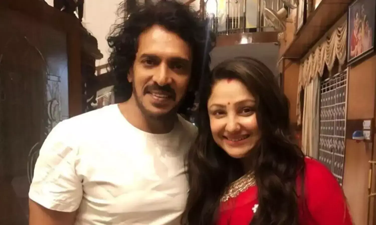 కన్నడ హీరో ఉపేంద్ర దంపతుల ఫోన్లు హ్యాక్.. దయచేసి స్పందించకండి అంటూ రిక్వెస్ట్!