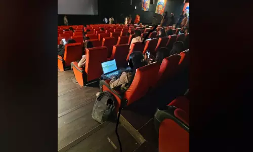 ట్రెండింగ్: వర్క్ ఫ్రమ్ హోం కాదు వర్క్ ఫ్రం థియేటర్..