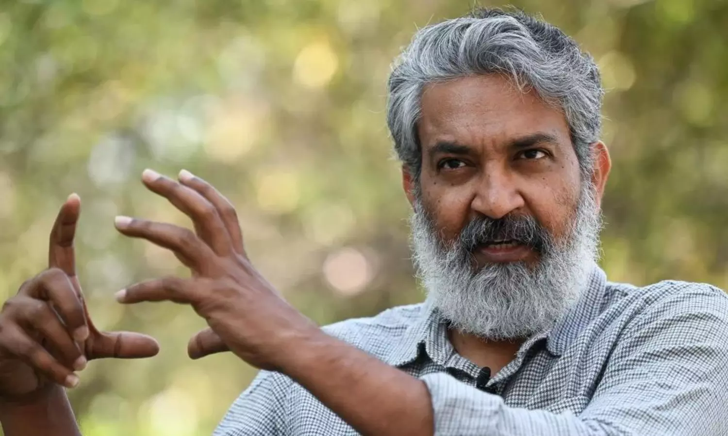 హాలీవుడ్ బిగ్ స్టూడియోతో జక్కన్న.. ప్లాన్ ఏంటీ? హాలీవుడ్ బిగ్ స్టూడియోతో జక్కన్న.. ప్లాన్ ఏంటీ?