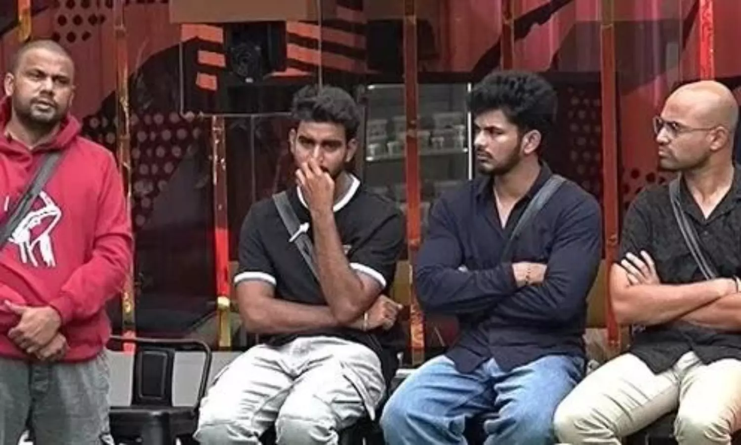 బిగ్ బాస్ 9.. ఆ కంటెస్టెంట్ బయటకు వస్తాడా..?