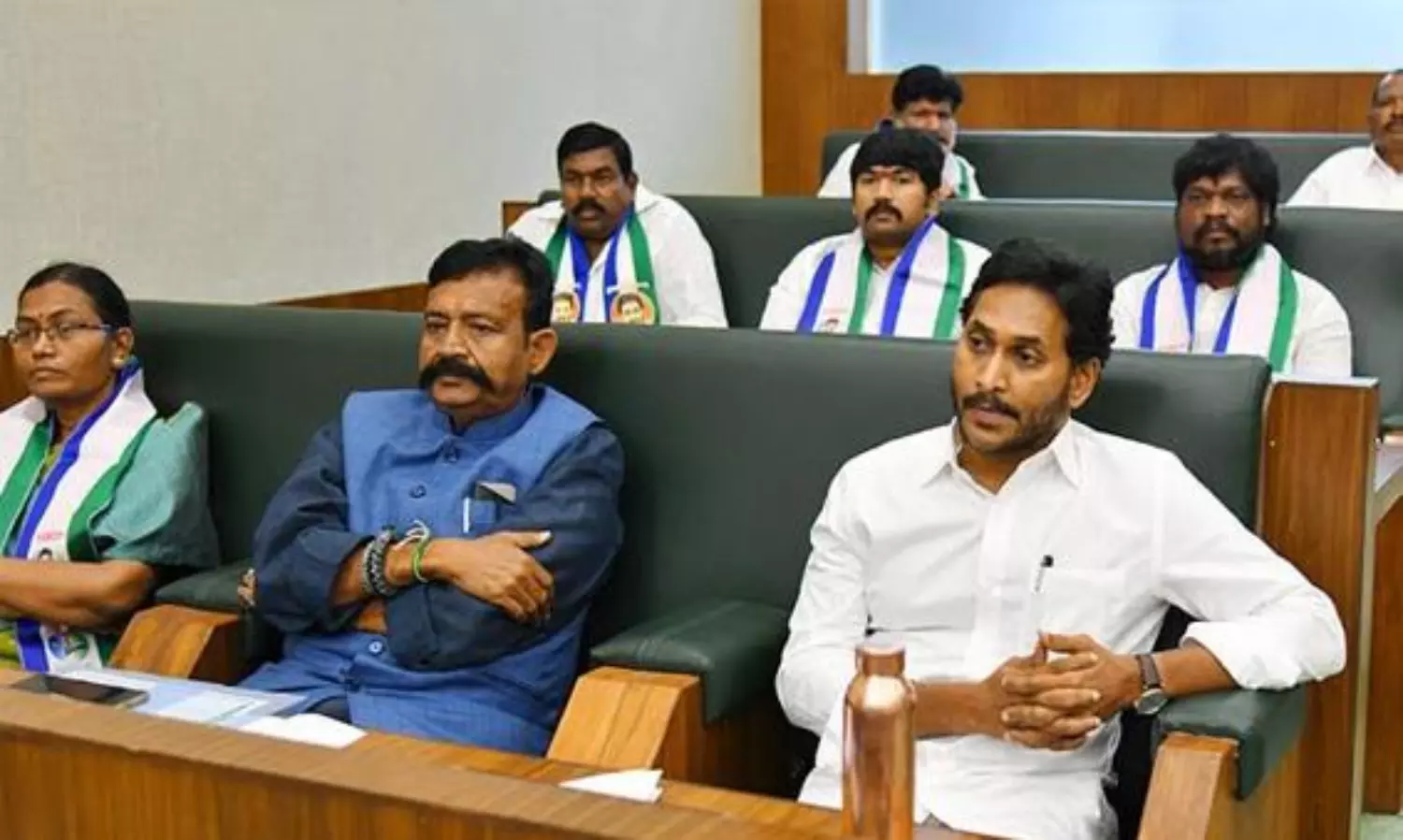 అసెంబ్లీకి వైసీపీ...జగన్ కొత్త ప్లాన్ చేస్తున్నారా ? అసెంబ్లీకి వైసీపీ...జగన్ కొత్త ప్లాన్ చేస్తున్నారా ?