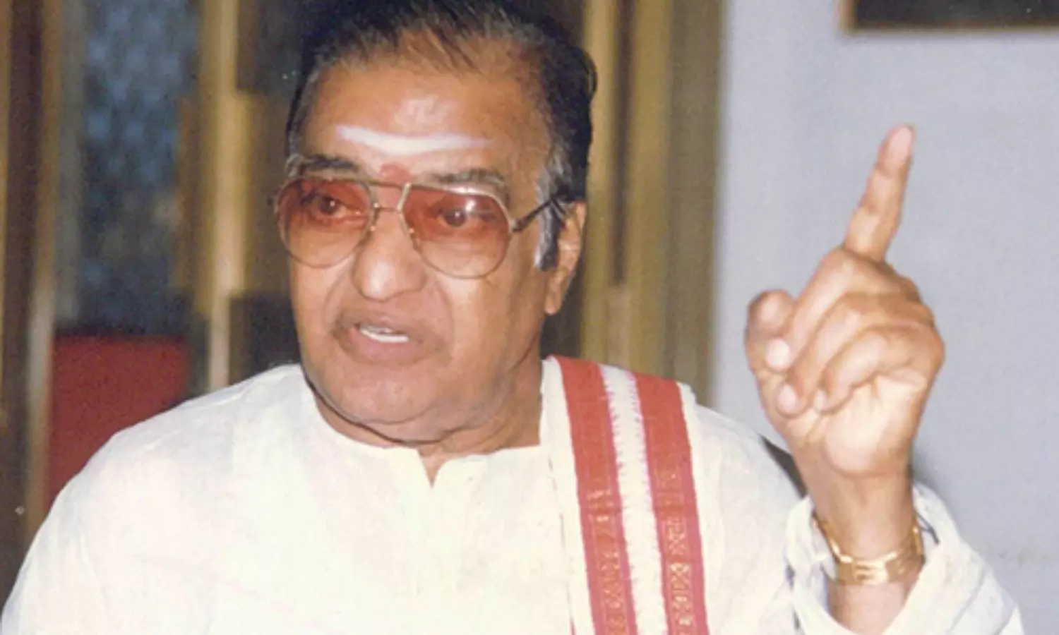 ఎన్టీఆర్... సజీవ చరిత్ర! ఎన్టీఆర్... సజీవ చరిత్ర!