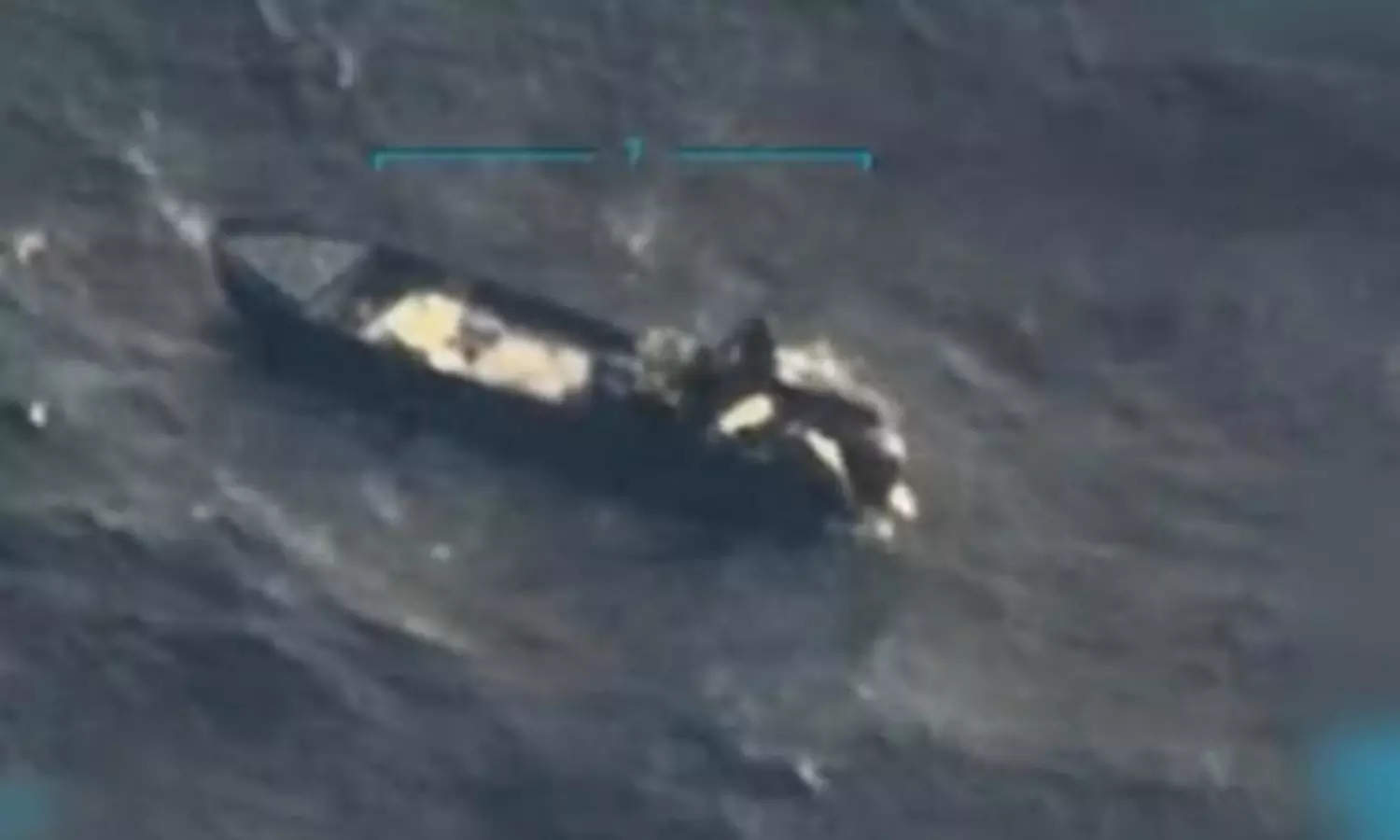 కరేబియన్ సముద్రంలో భగ్గుమన్న ఉద్రిక్తతలు.. వెనెజువెలా పడవపై అమెరికా దాడి కరేబియన్ సముద్రంలో భగ్గుమన్న ఉద్రిక్తతలు.. వెనెజువెలా పడవపై అమెరికా దాడి