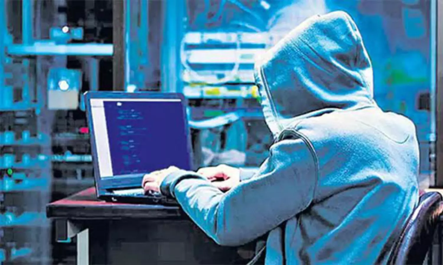 కేంద్ర మంత్రి పేరుతో మోసం: సైబర్ నేరాలపై అప్రమత్తత అవసరం కేంద్ర మంత్రి పేరుతో మోసం: సైబర్ నేరాలపై అప్రమత్తత అవసరం