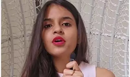 నానో బనానా షాక్: చీరలో పుట్టుమచ్చ బయటపెట్టిన ఏఐ..!