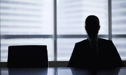 60 కోట్ల స్కామ్‌.. నిర్మాత‌పై 5 గంట‌లు 100 ప్ర‌శ్న‌లు