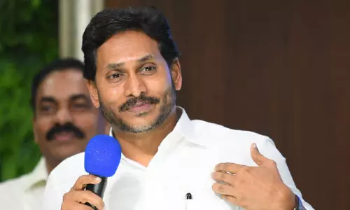 ఉదయం అసెంబ్లీ...మధ్యాహ్నం జగన్