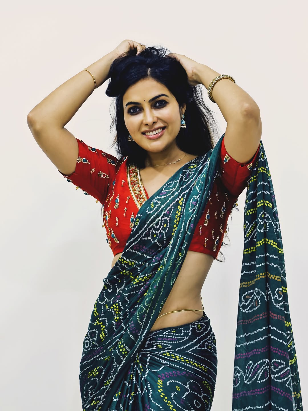 Divi Vadthya’s Style Glow is Too Hot to Handle Divi Vadthya’s Style Glow is Too Hot to Handle