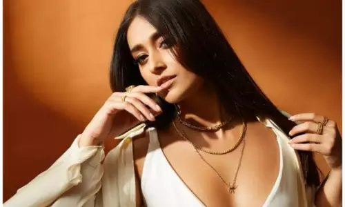 సెట్లో ద‌ర్శ‌కుడు తిట్లు త‌ట్టుకోలేకపోయాను: ఇలియానా