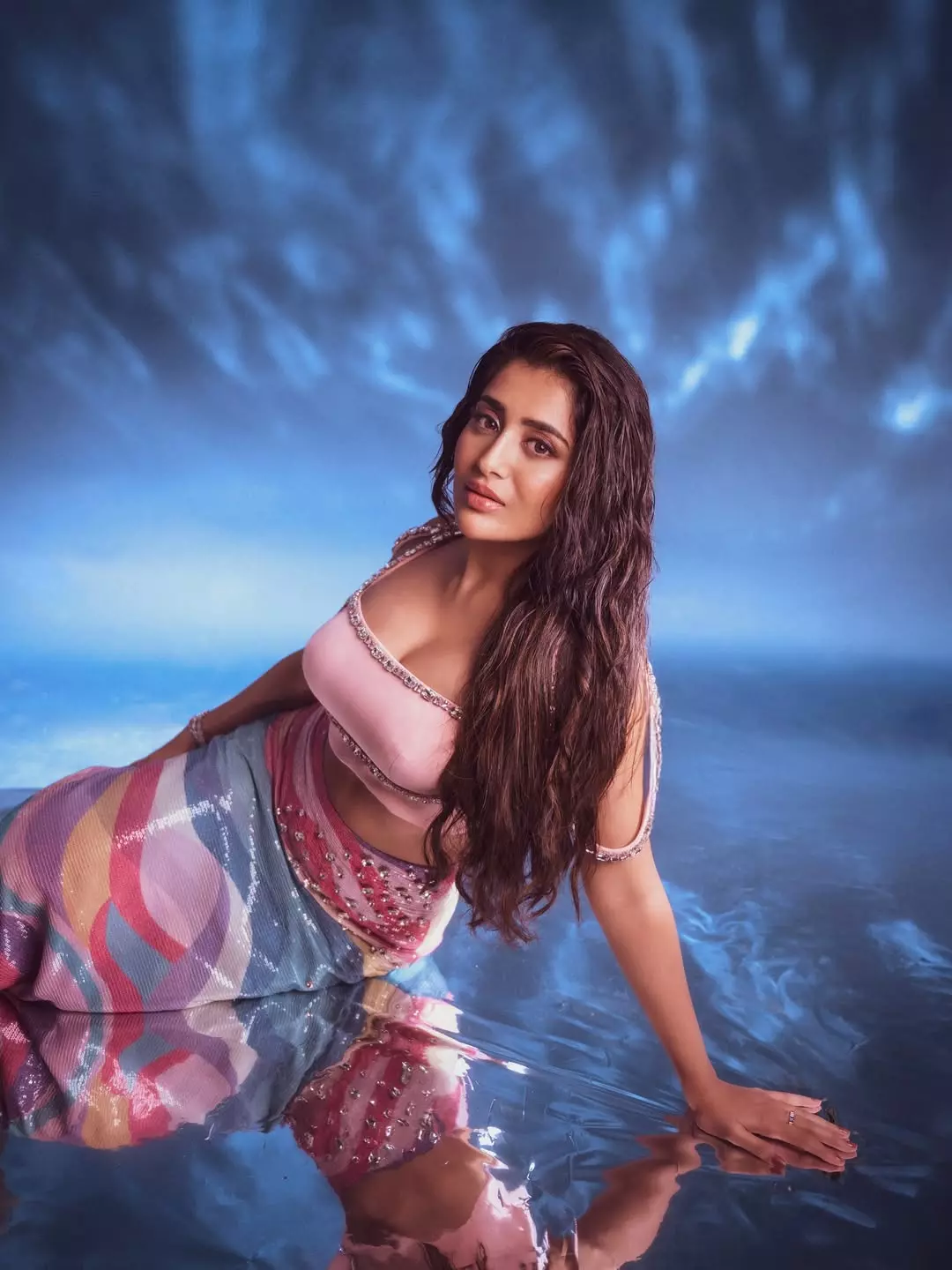 Raashi Singh’s Glam Style Makes You Stop and Stare