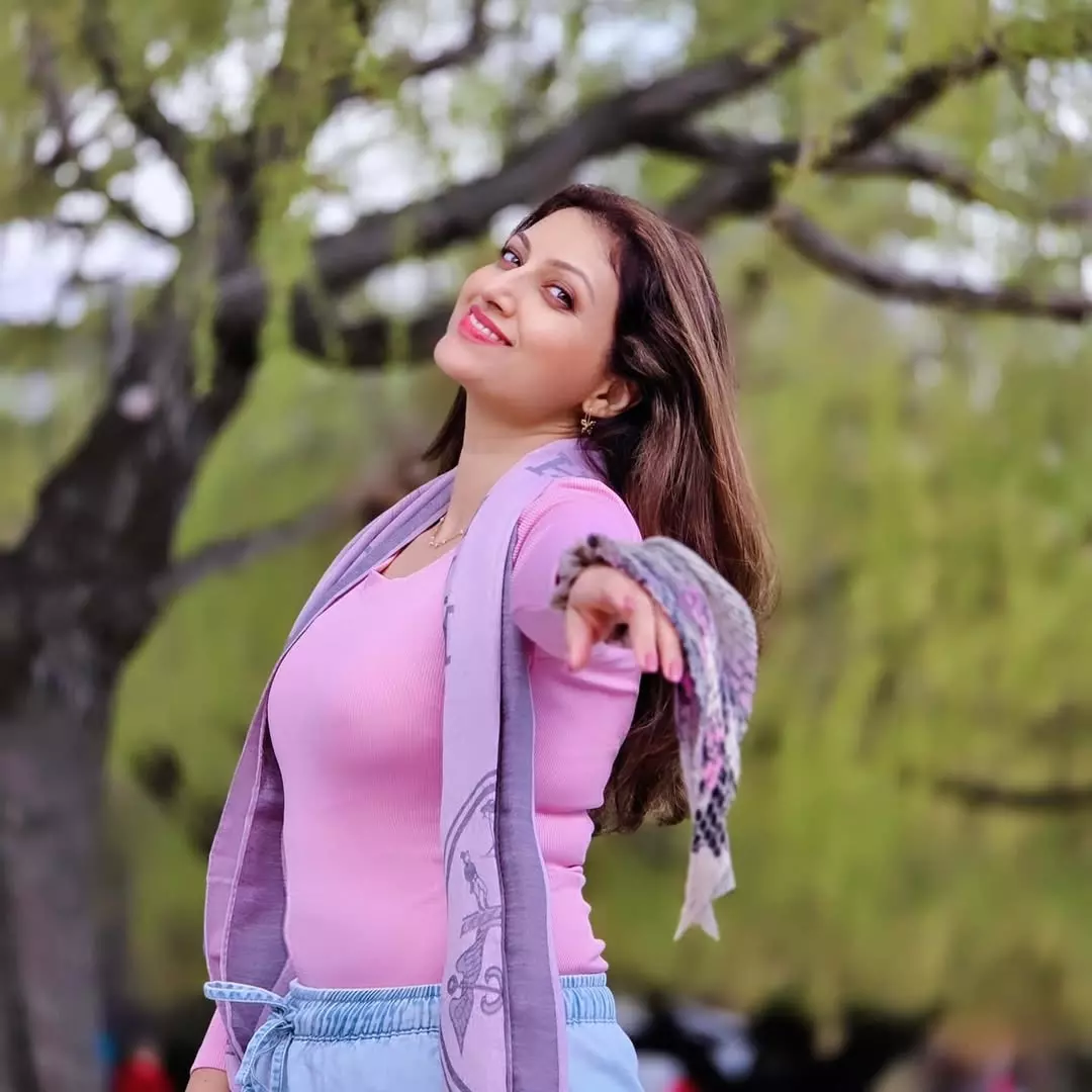 Gulabi Elegance of Hamsa Nandini