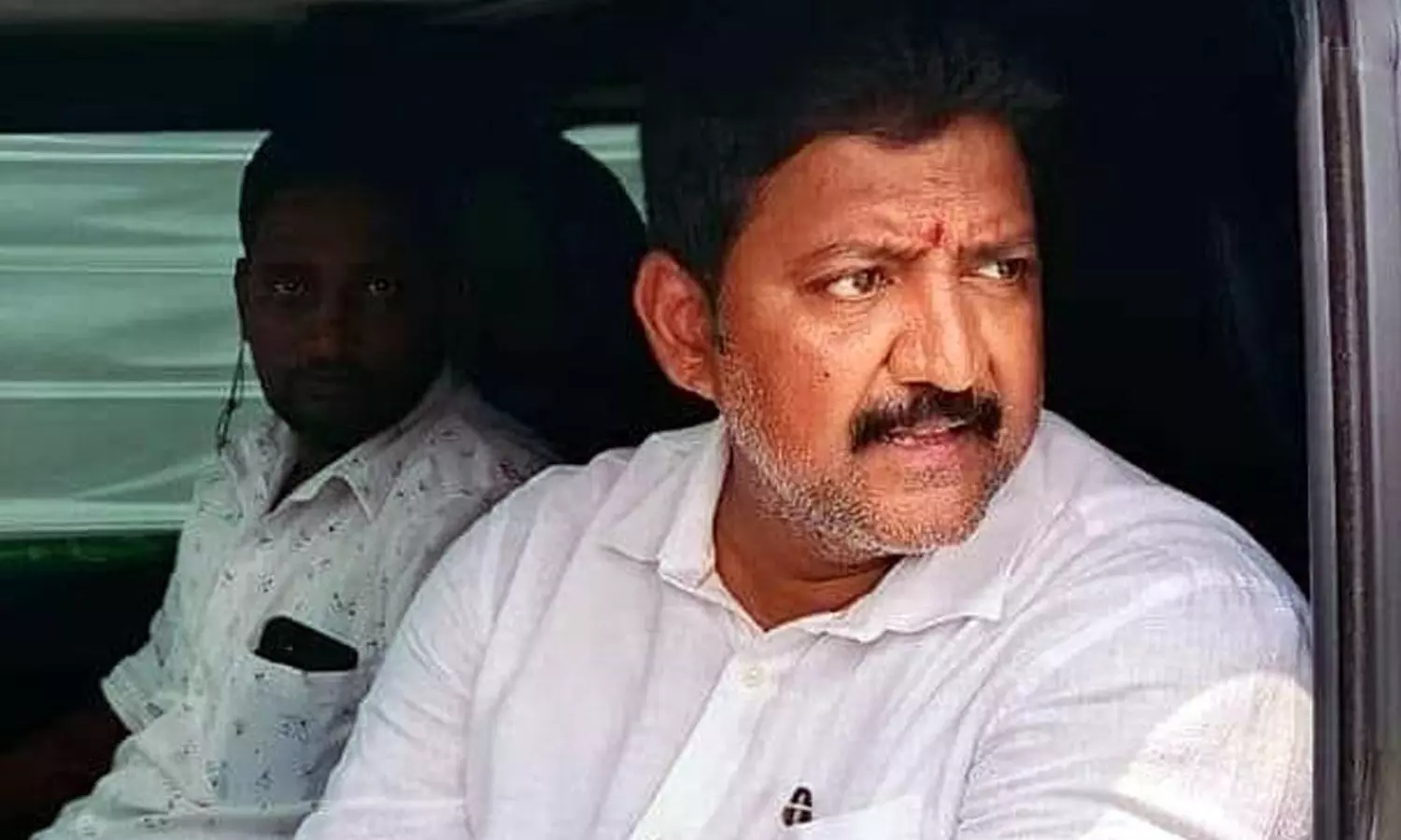 వల్లభనేని వంశీ సంచలన నిర్ణయం తీసుకోబోతున్నారా ? వల్లభనేని వంశీ సంచలన నిర్ణయం తీసుకోబోతున్నారా ?