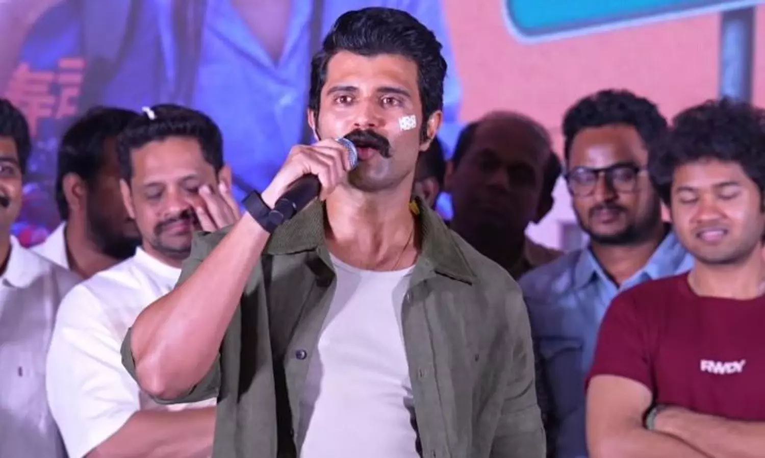 విజయ్ దేవరకొండ రౌడీ బ్రాండ్ రియల్ స్టోరీ ఇదే..