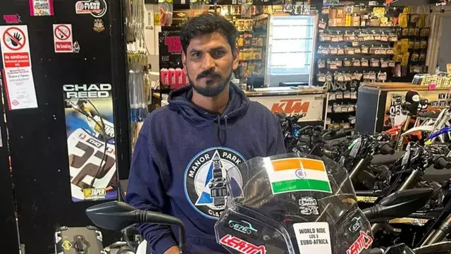 యూకే కాఫీ షాప్ బయట మనోడి బైక్ పోయింది.. తర్వాతేమైందో తెలుసా?