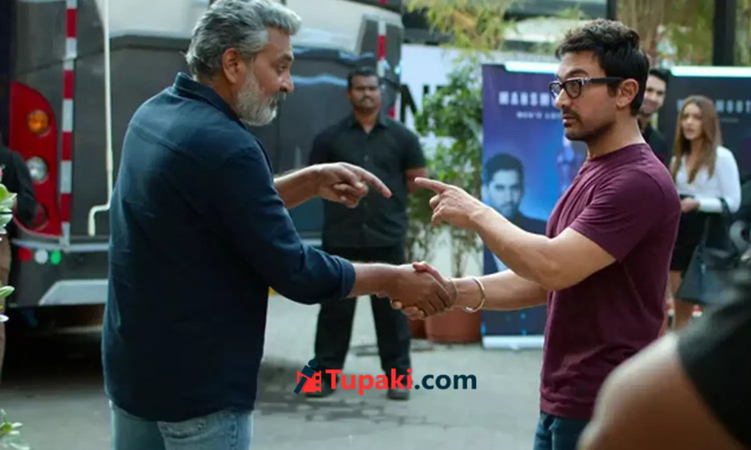 రాజమౌళి × ఆమిర్ మధ్య తిండి గొడవ రాజమౌళి × ఆమిర్ మధ్య తిండి గొడవ