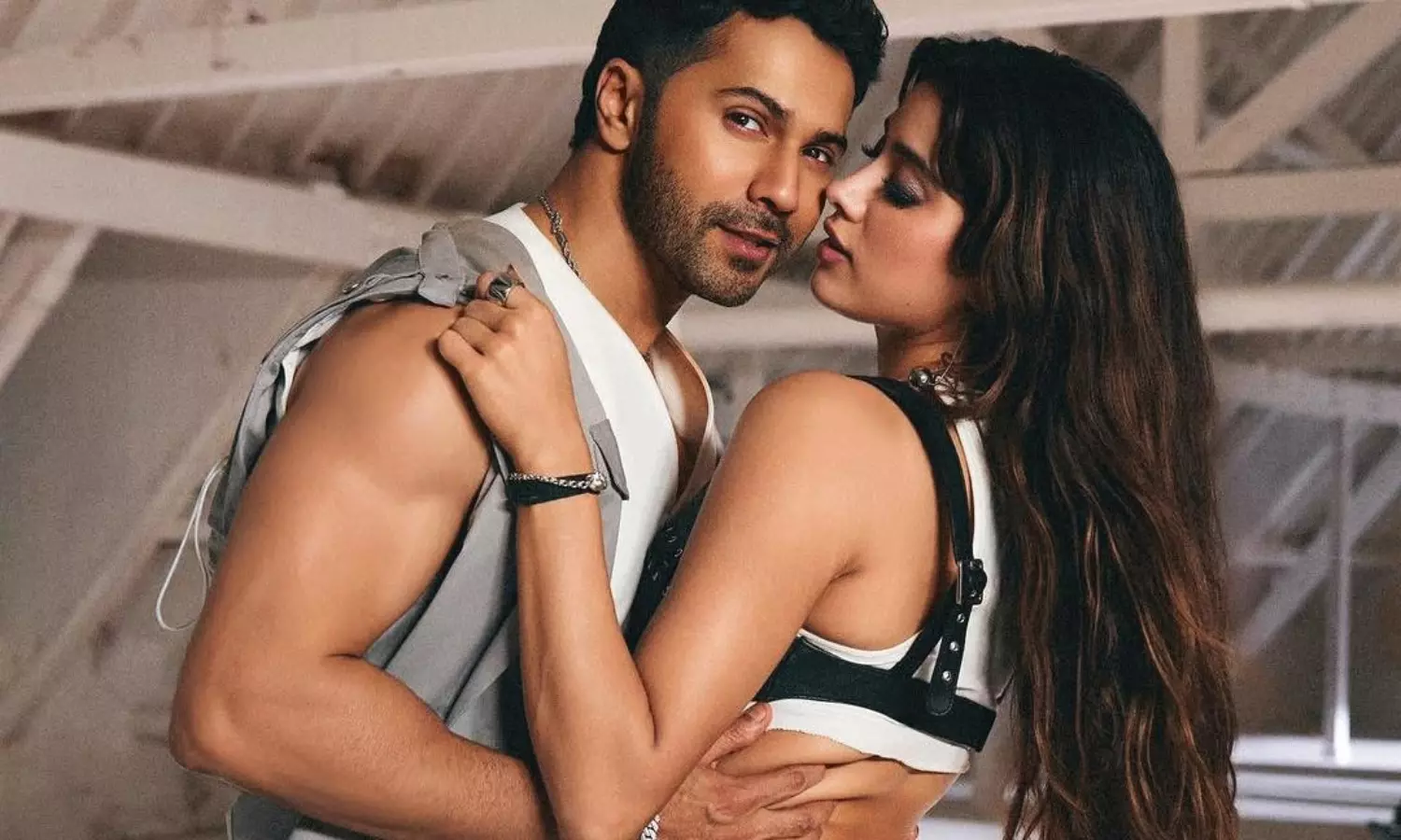 పిక్‌టాక్‌ : సన్నీ-తులసీ రొమాంటిక్ ఫోజ్‌