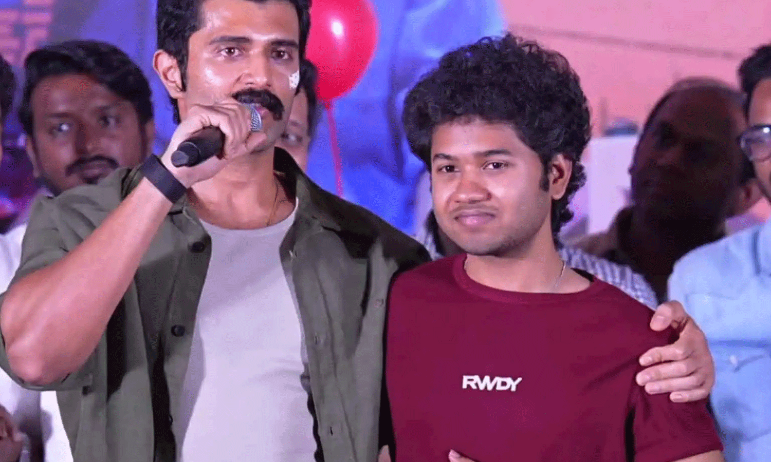 ఎవరేం చెప్పినా.. మనం ఎవరిలా ఉండక్కర్లేదు ఎవరేం చెప్పినా.. మనం ఎవరిలా ఉండక్కర్లేదు