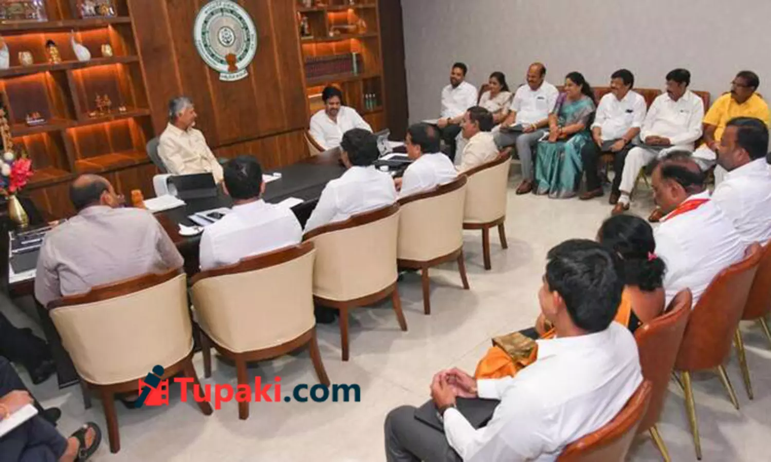 ఏపీ కేబినెట్ భేటీలో విశేషాలివే.. అక్టోబర్ 1న ఆటోడ్రైవర్లకు పండగ! ఏపీ కేబినెట్ భేటీలో విశేషాలివే.. అక్టోబర్ 1న ఆటోడ్రైవర్లకు పండగ!