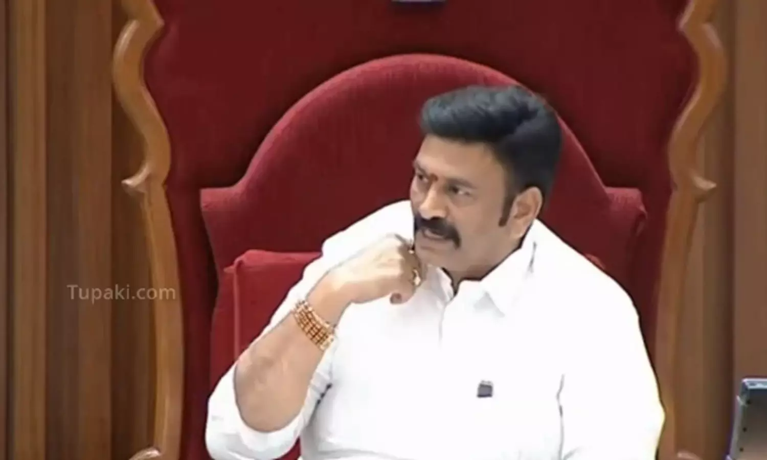 పవన్ మ్యానరిజంతో రఘురామ... నవ్వాగలేదుగా