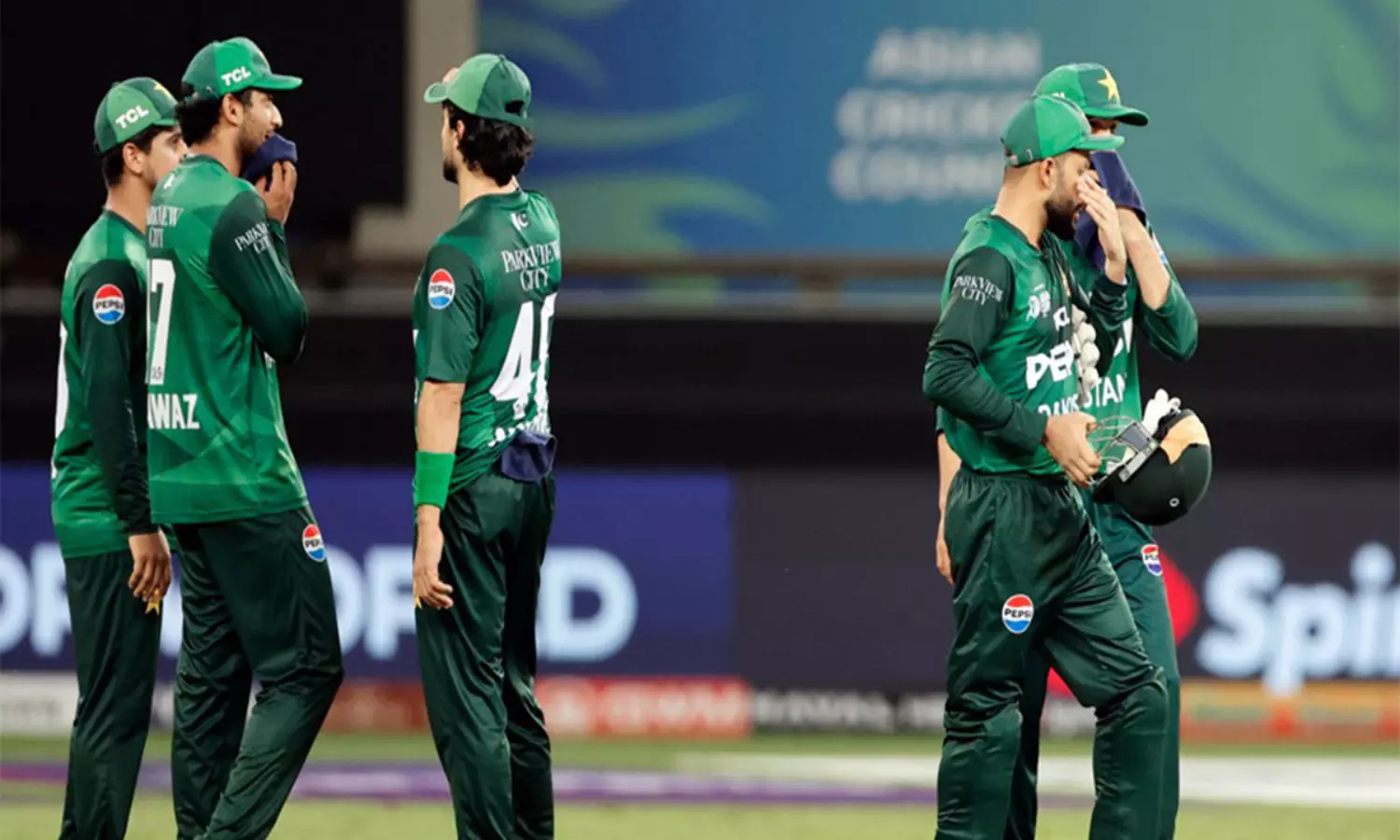 భారత్ తో మ్యాచ్ కు ముందు పాకిస్తాన్ కు దిమ్మదిరిగే షాక్ భారత్ తో మ్యాచ్ కు ముందు పాకిస్తాన్ కు దిమ్మదిరిగే షాక్