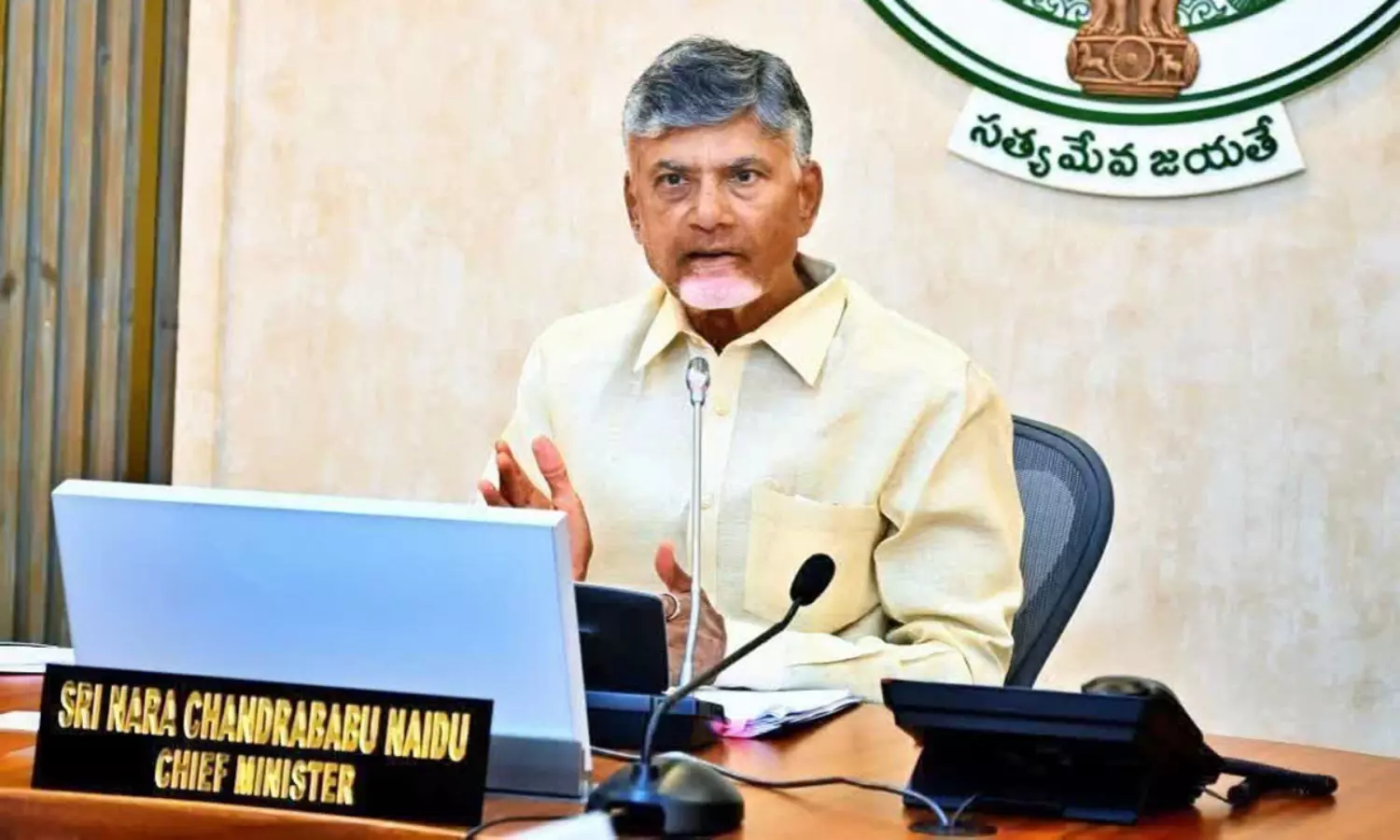 పట్టణాల్లో పశువుల కోసం హాస్టళ్లు.. ఏపీ సీఎం వినూత్న ఆలోచన