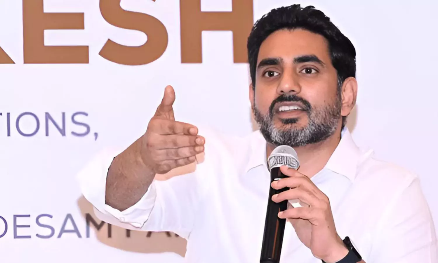 రూ. వంద కోట్ల పరకామనీ దొంగ వెనుక వైసీపీ నేతలు.. మంత్రి లోకేశ్ హాట్ ట్వీట్