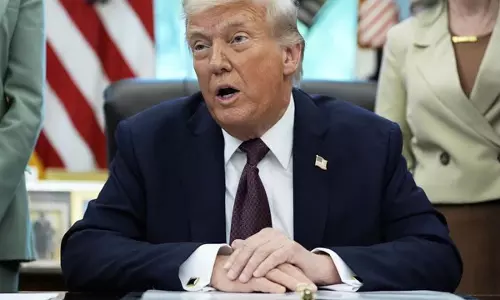 ట్రంప్ కుంప‌టి:  ఏంటీ హెచ్‌-1బీ వీసా?  నిబంధ‌న‌లు ఎందుకు?