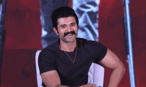 ప్లాప్ ల్లో ఉన్నా అదే క్రేజ్ తో న‌యా స్టార్!